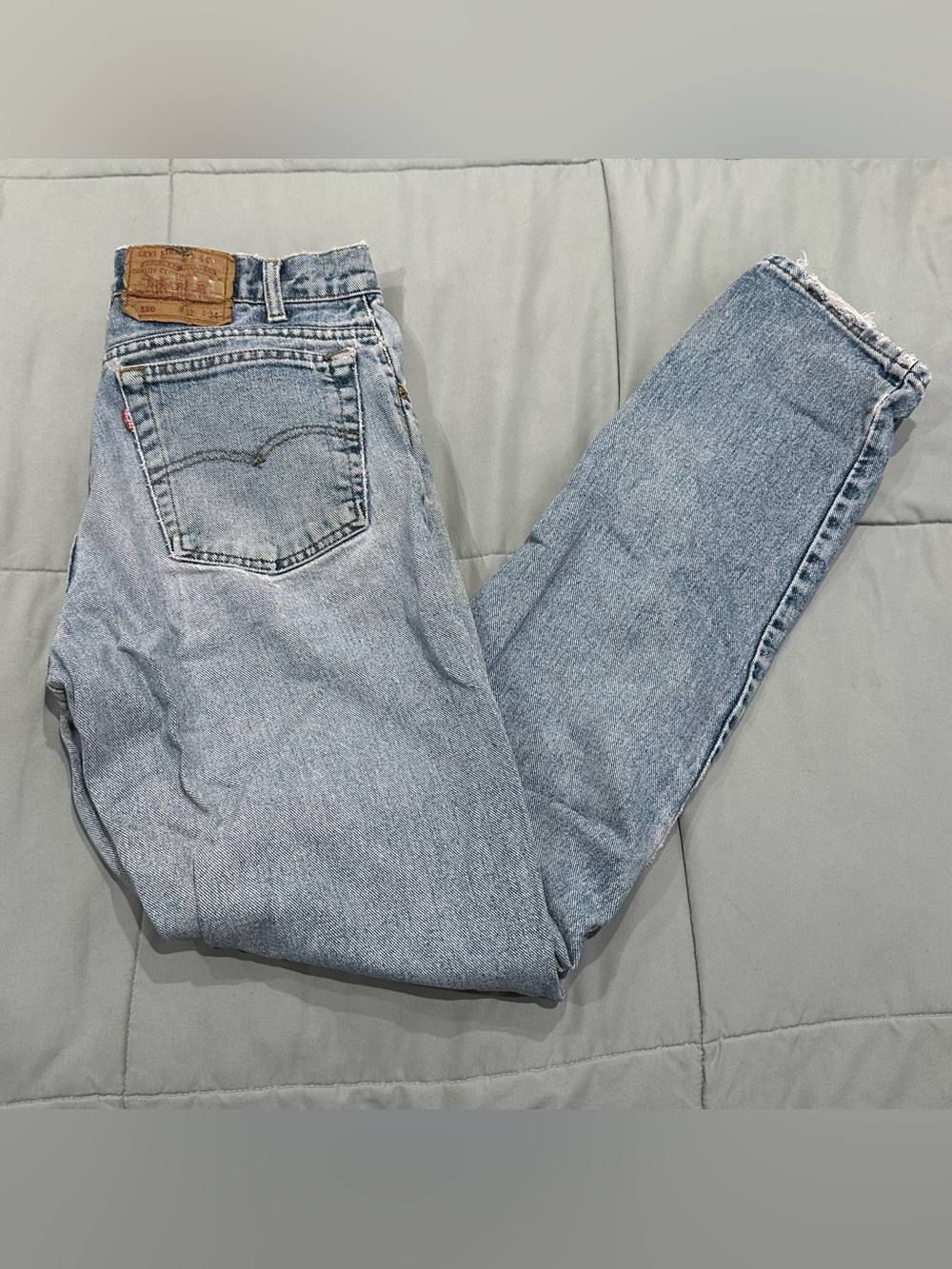 Men’s Levi's 550 Light Blue Straight Leg Jeans 32x34